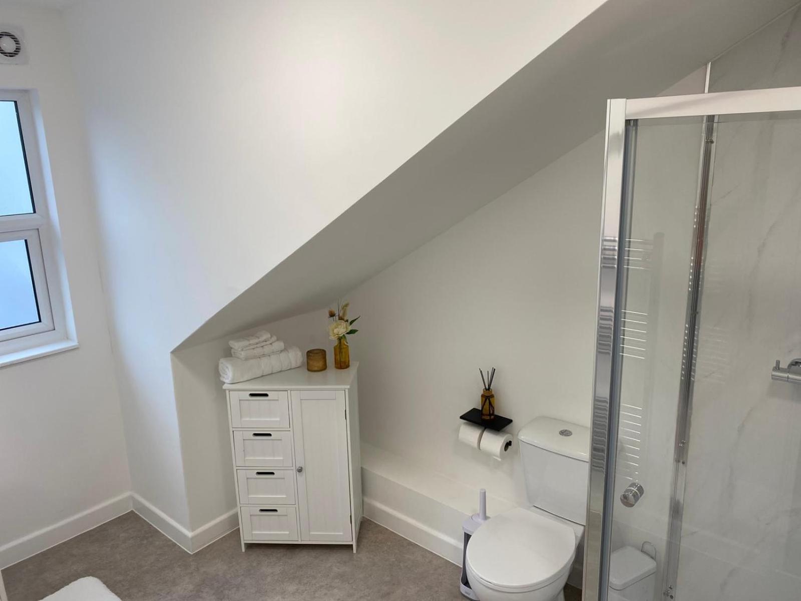 Stylish Apartment In Watford Уотфорд Экстерьер фото